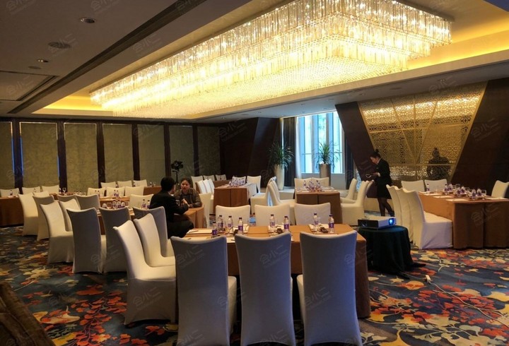 会议酒店 北京国贸大酒店  会议室(共35间) 查看相册 群贤宴会厅 面积