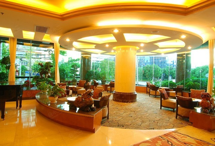 云南华地王朝大酒店餐厅图片