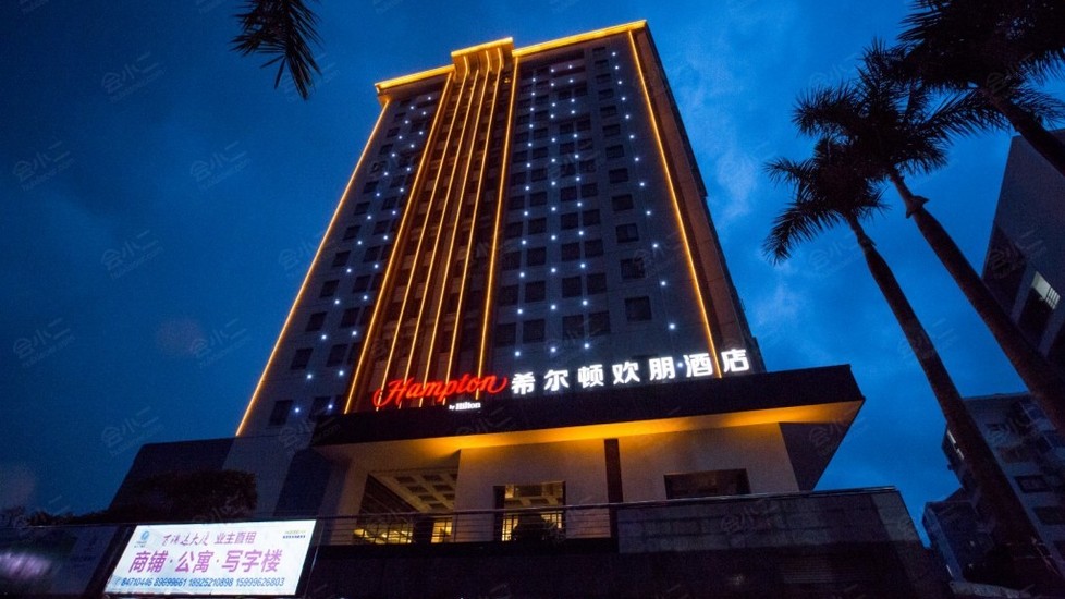 深圳华为基地希尔顿欢朋酒店外观图片
