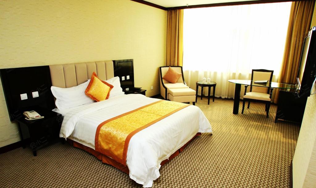 燕达国宾大酒店客房图片
