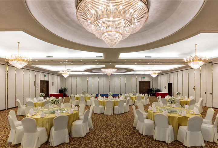 北京国际艺苑皇冠假日酒店 会议室(共7间) 查看相册 艺苑宴会厅 面积