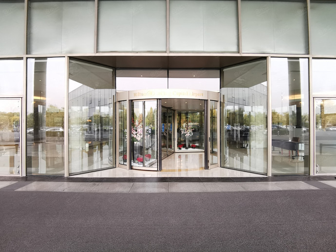 北京首都机场希尔顿酒店外观