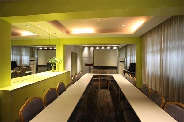 锦江之星（成都东风大桥店）一楼会议室