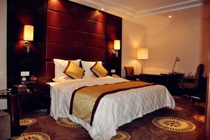 杭州英冠华美达广场酒店豪华大床房