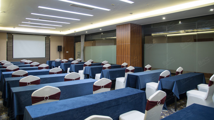 昆明茶花宾馆8号会议室
