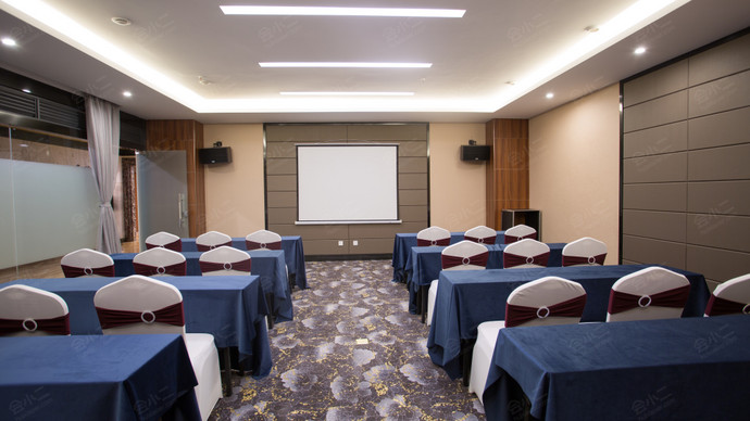 昆明茶花宾馆5+6号会议室