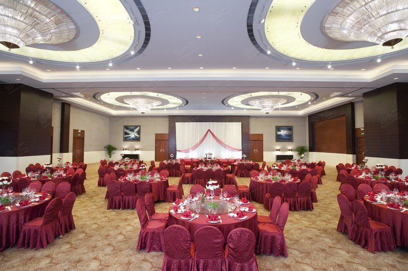 南京水游城假日酒店