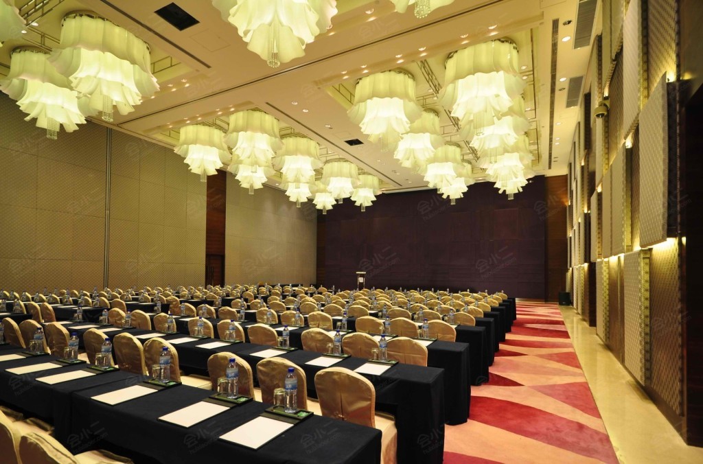 青岛中心假日酒店