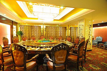 青岛鲁海丰大酒店场地图片大全_青岛鲁海丰大酒店会议室图库-会小二