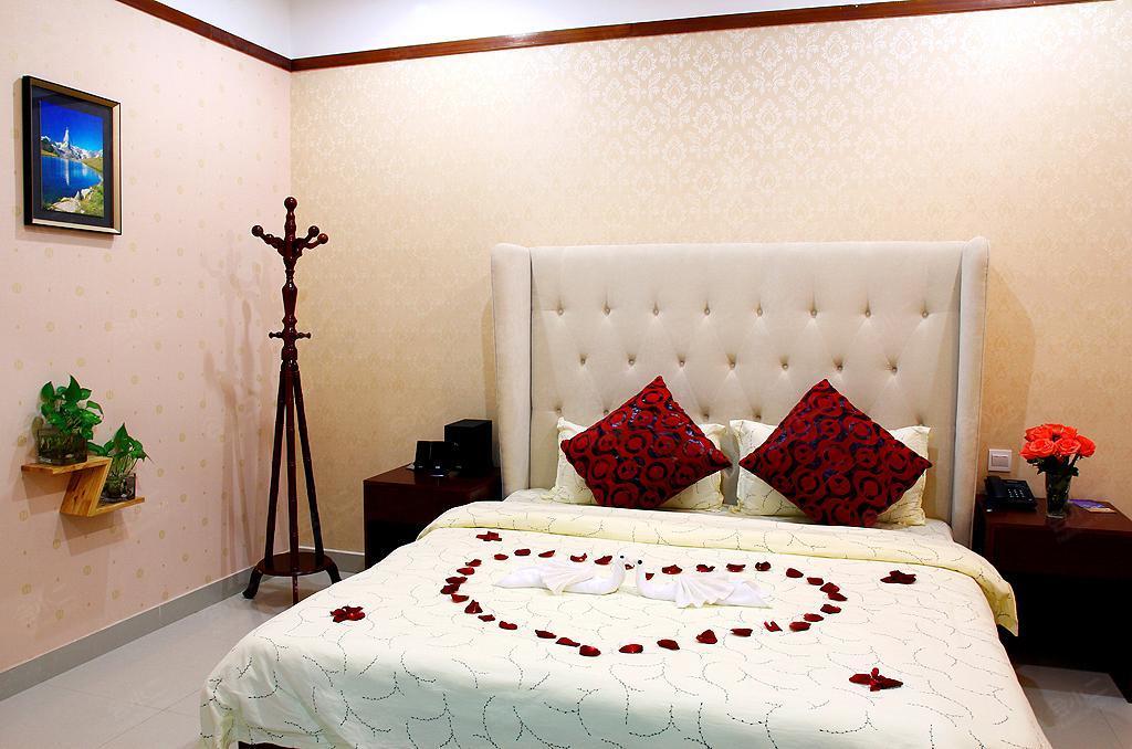 情侣中式豪华套房