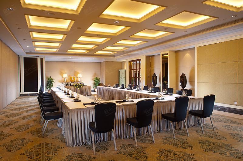 三亚湾皇冠假日度假酒店