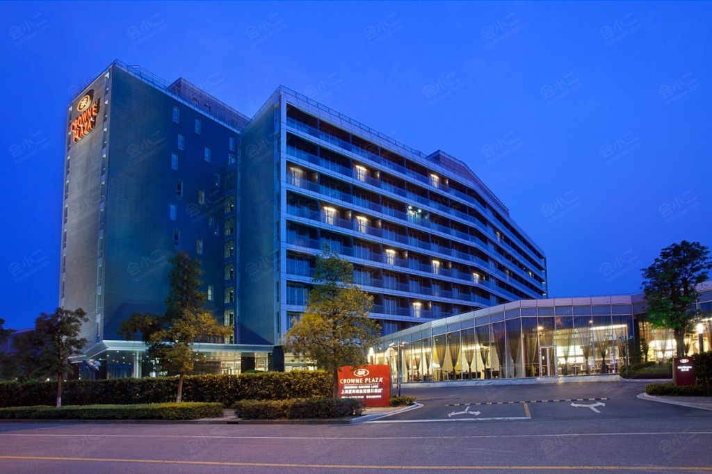 上海夏阳湖皇冠假日酒店(能容纳200人的会议室)
