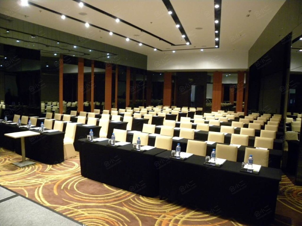 上海虹桥西郊假日酒店