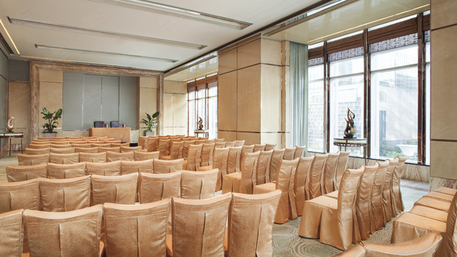 上海浦东丽思卡尔顿酒店