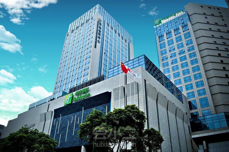 上海松江假日酒店