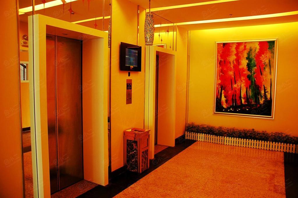 粤海之星酒店(深圳华海店)大堂电梯口