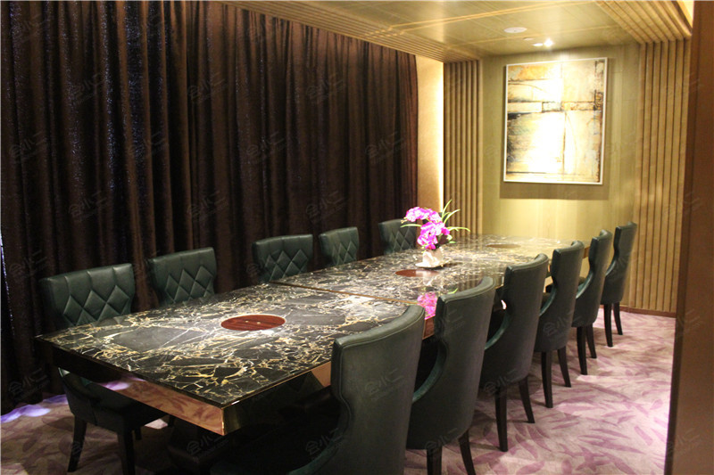 翰林酒店(深圳宝安海雅缤纷城店)(能容纳110人的会议室)