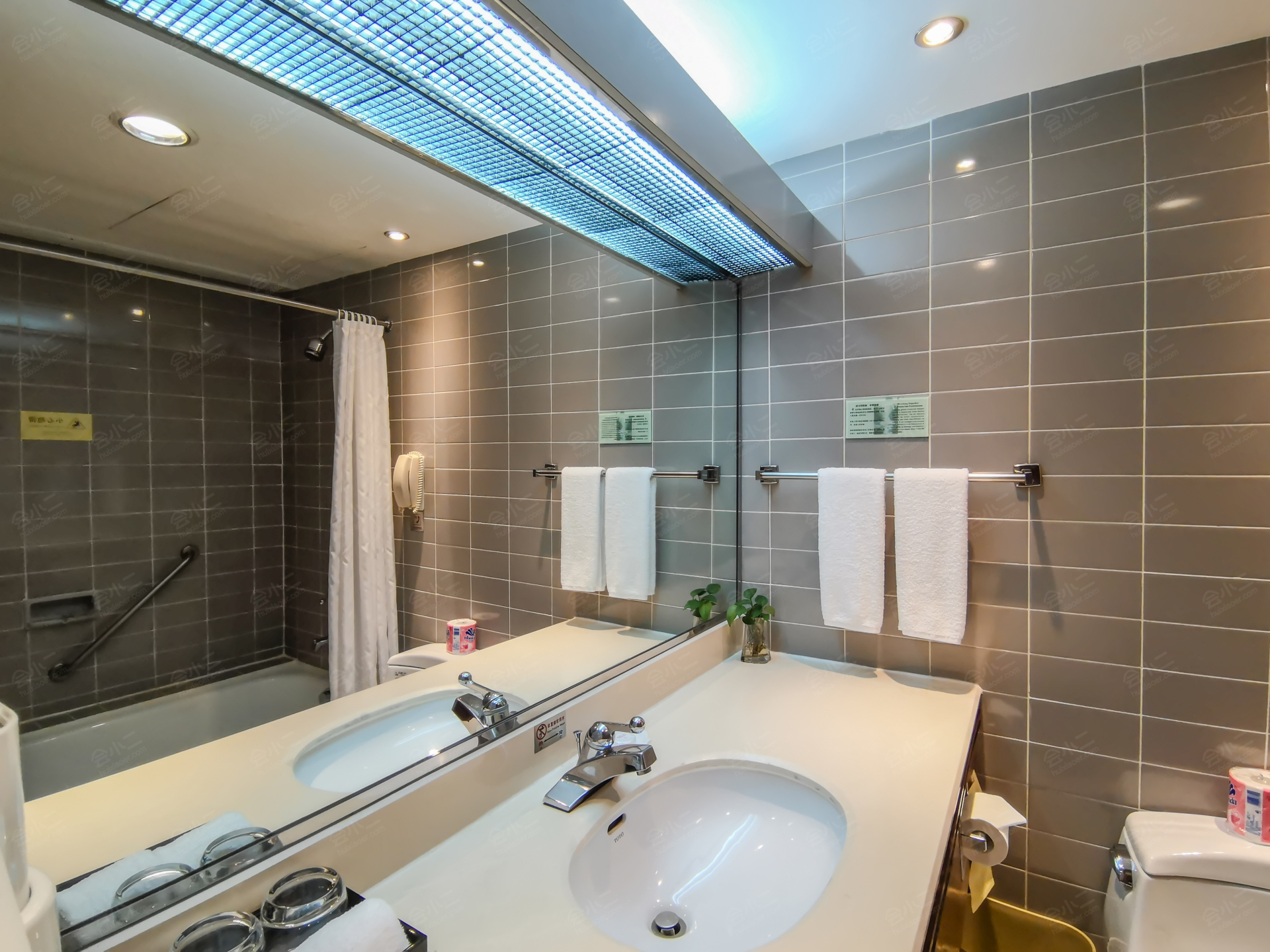深圳富临大酒店卫生间全貌