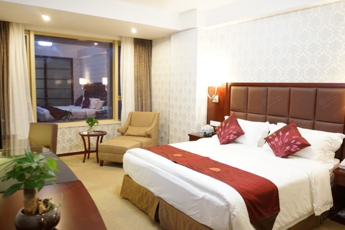 苏州新世纪大酒店标准大床房