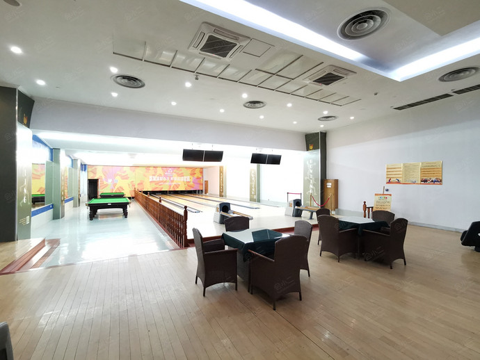 苏州西山岛晶彩人生聚会酒店保龄球