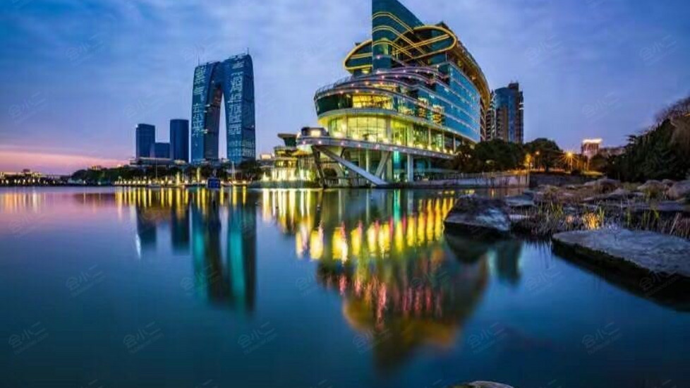 苏州中茵皇冠假日酒店外观图片