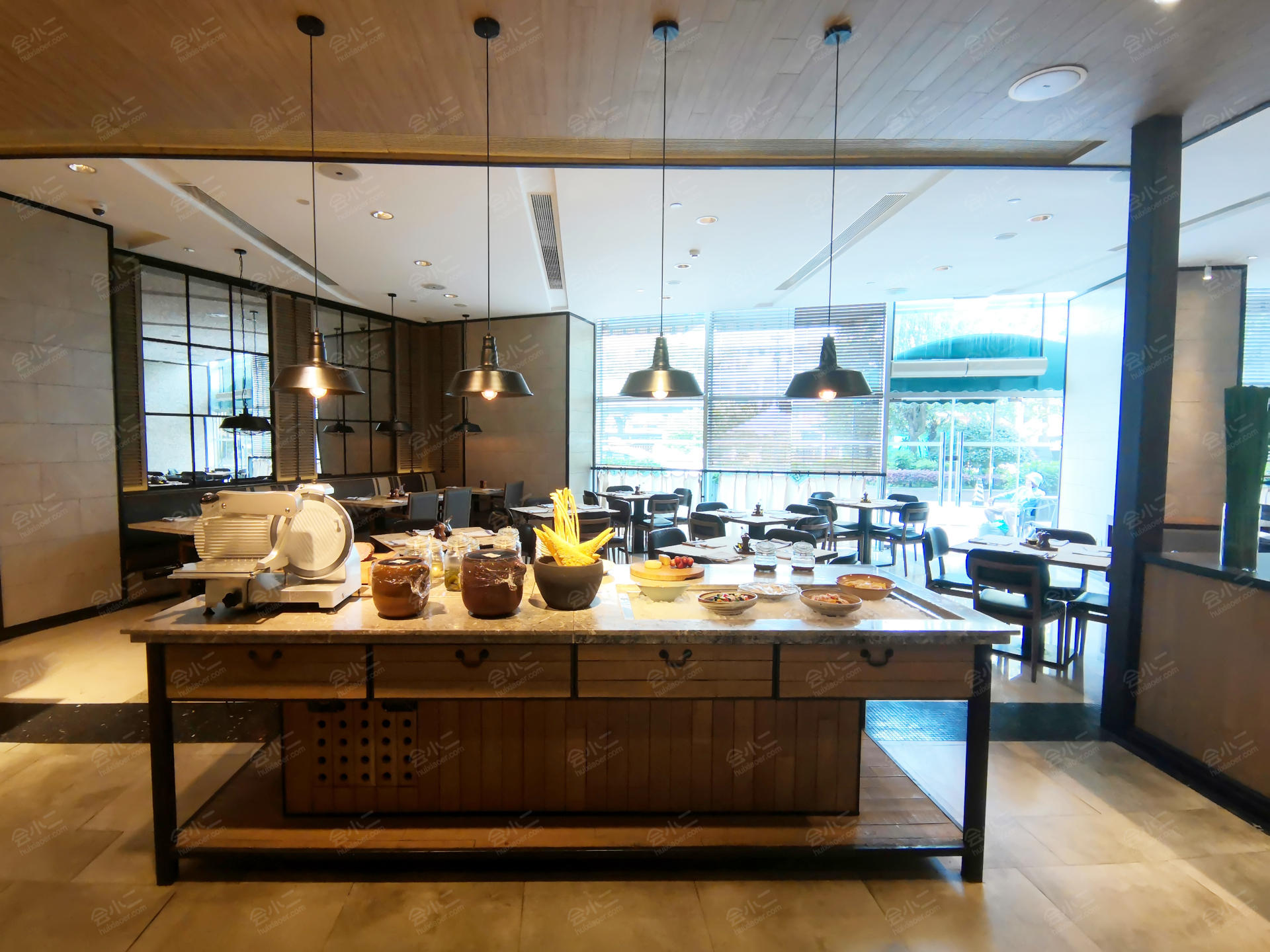 武汉新世界酒店自助餐取餐区