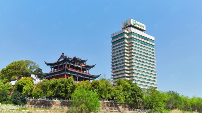 武汉晴川假日酒店