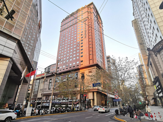 上海南新雅皇冠假日酒店