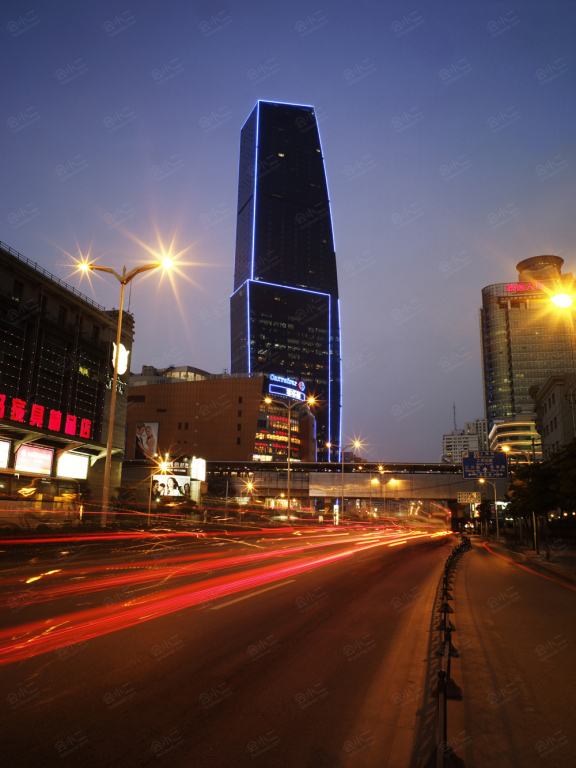 上海龙之梦万丽酒店能容纳800人的会议室