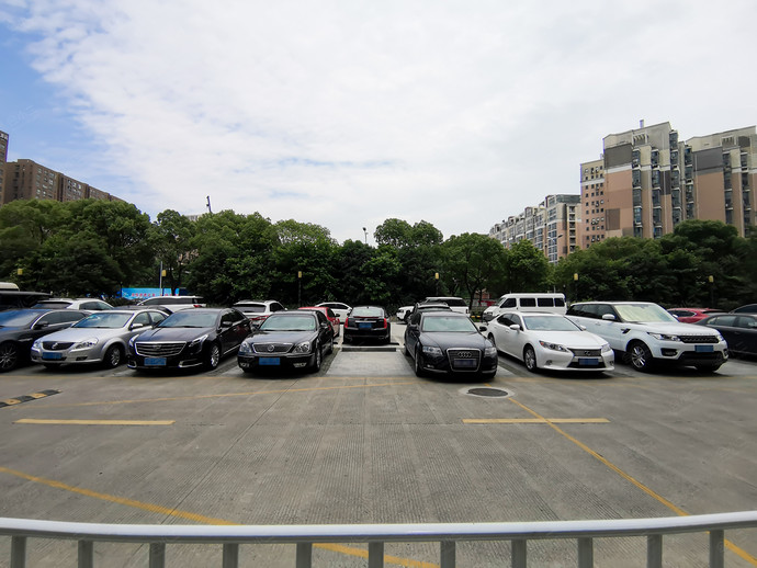 宁波伟立索菲特大饭店宁波富力索菲特大饭店地上停车场