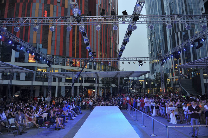 【三里屯soho下沉花园广场】场地图片大全_会议室图库-会小二