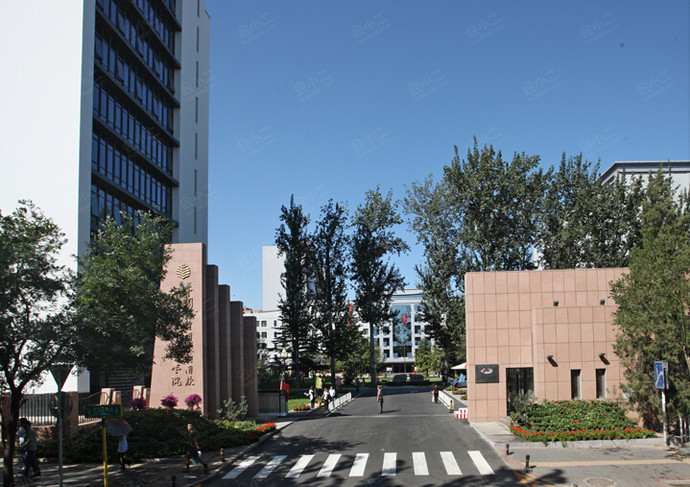 中国青年政治学院外观