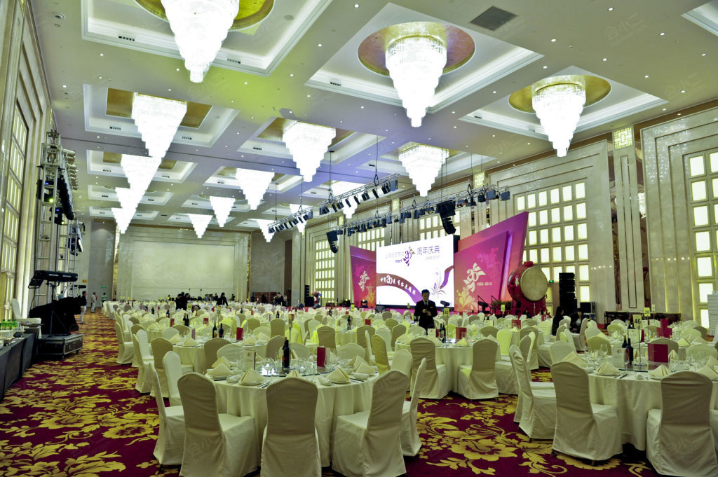 上海世贸商城金色大厅