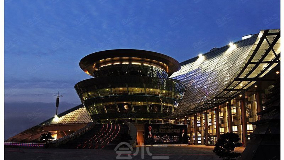 找场地 杭州大剧院 杭州大剧院图片 杭州大剧院外观图片 登录