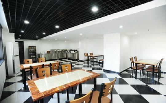 速8酒店郑州火车站店餐厅