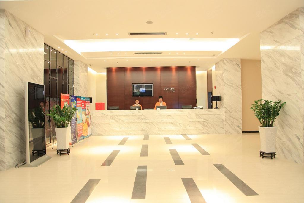 城市便捷酒店深圳龙华汽车站店前台
