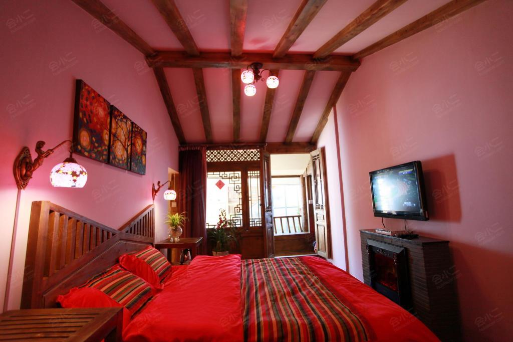 紫色迷情大床房