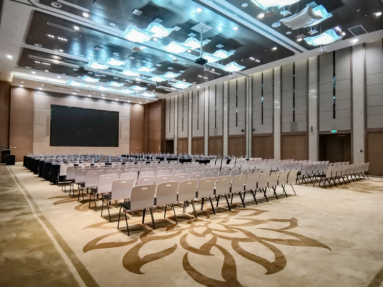 上海跨国采购会展中心