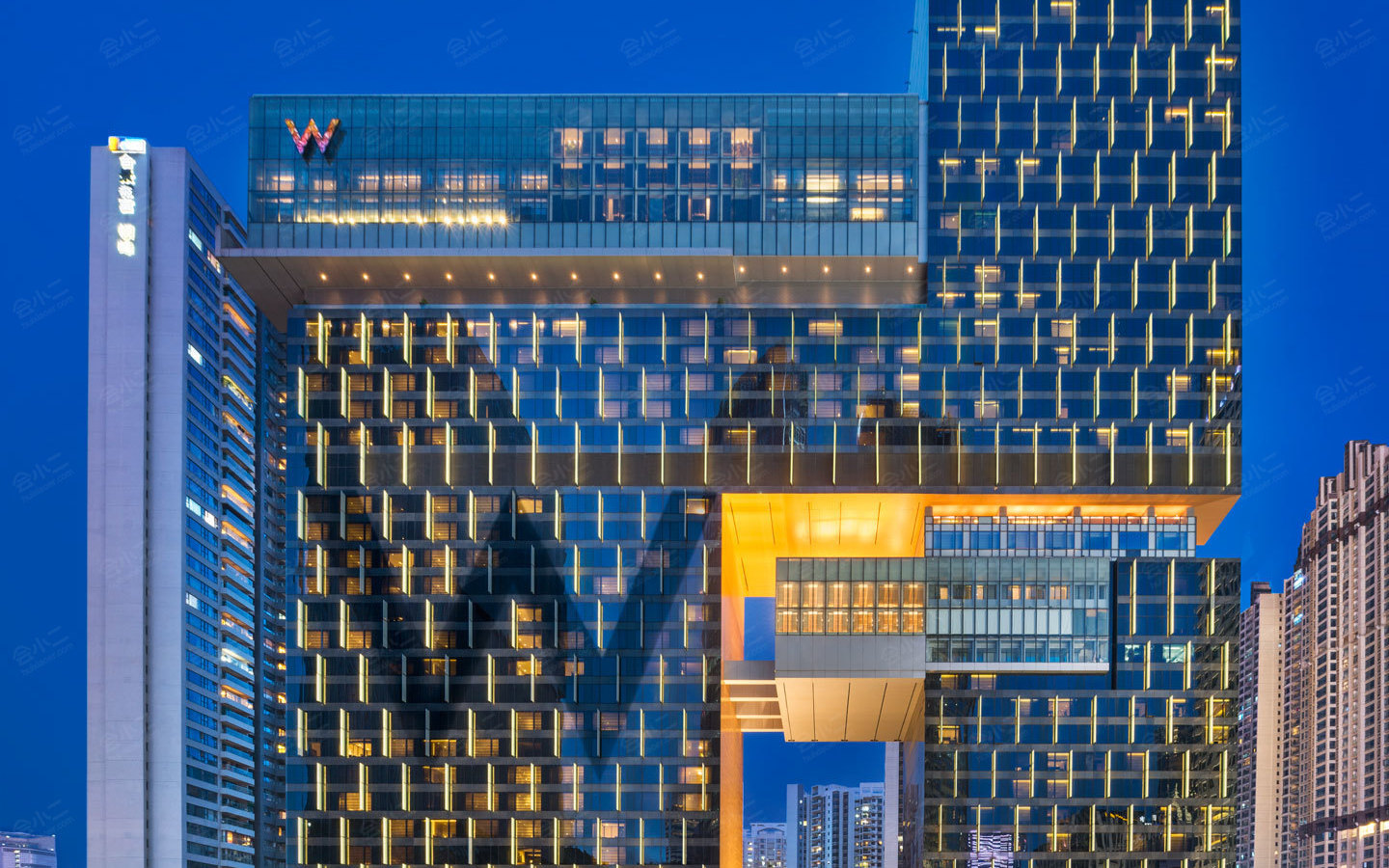 $hotel[hotel_name] }}