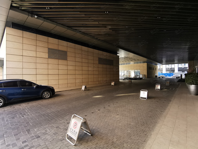 北京金茂万丽酒店北京金茂万丽酒店地上停车场