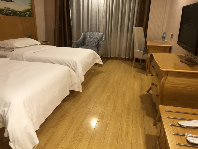 璞爵国际酒店（上海松江新桥店）高级双床房