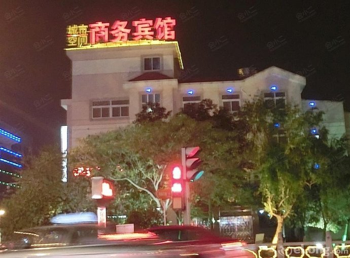 张家港城市空间商务宾馆外观