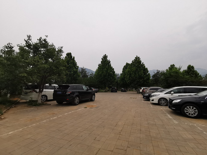 北京权品斐俪酒店停车场3