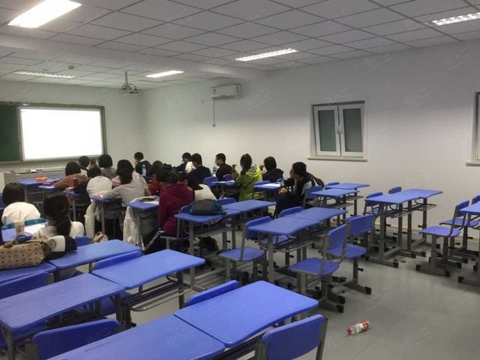 向导学校四中网校教室