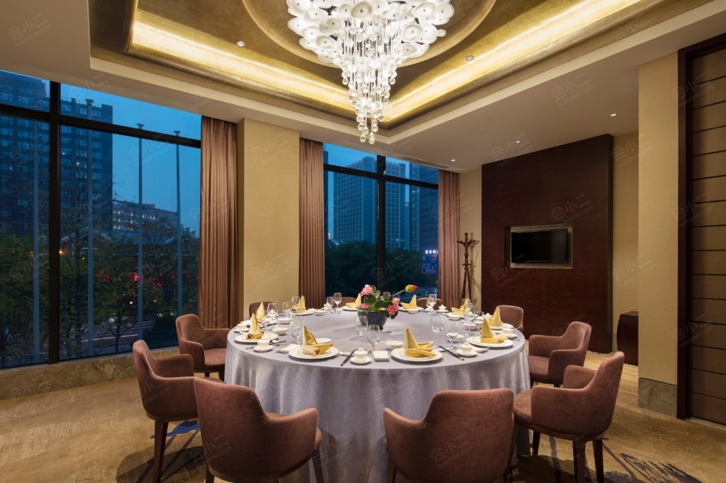 上海南翔希尔顿逸林酒店餐厅图片