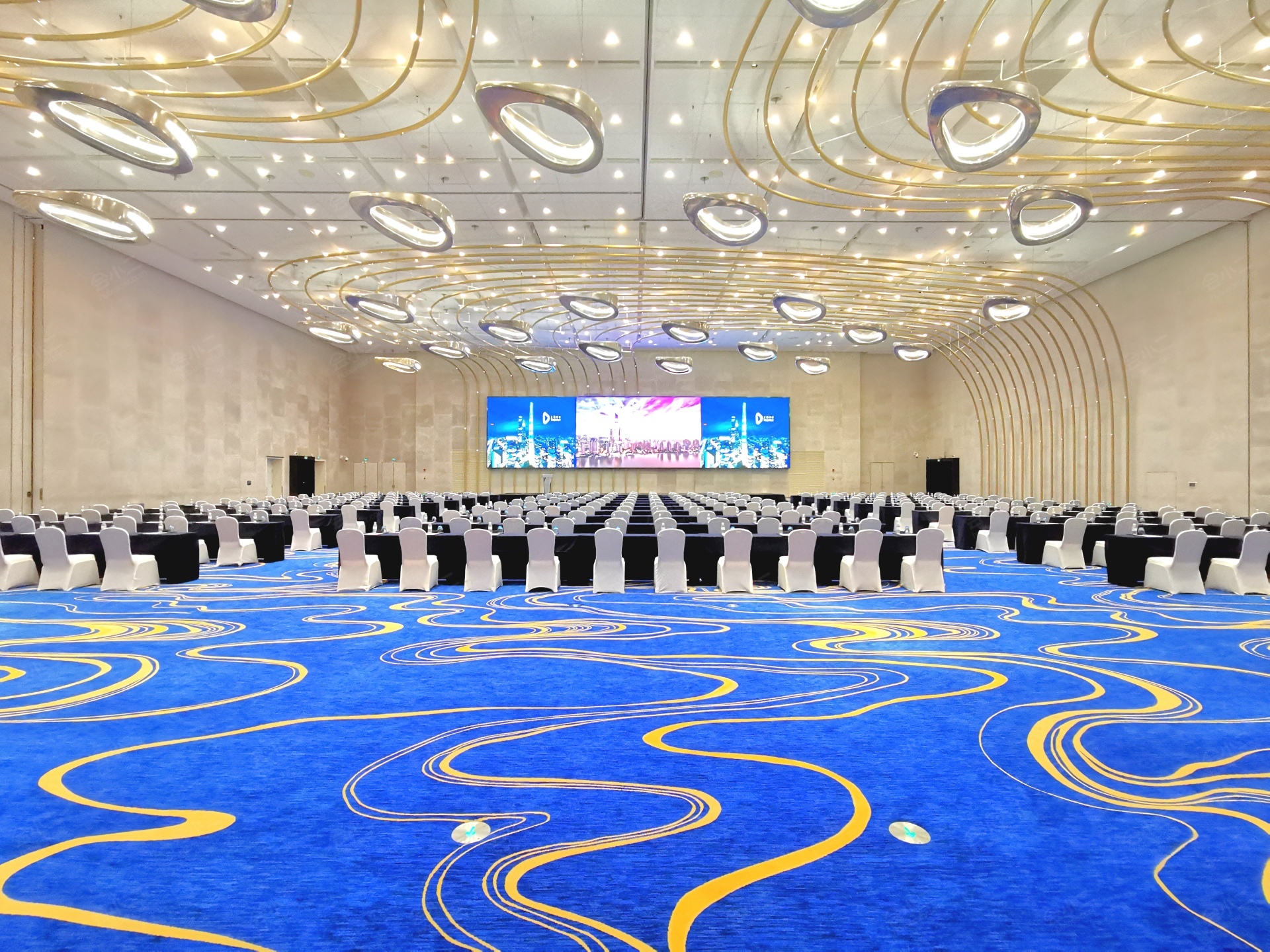 上海中心会议中心会场大宴会厅高清图片_vr全景图片-【会小二】