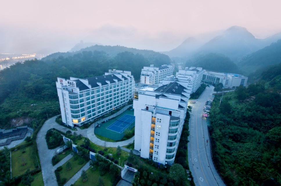 黄山醉温泉国际度假酒店能容纳250人的会议室