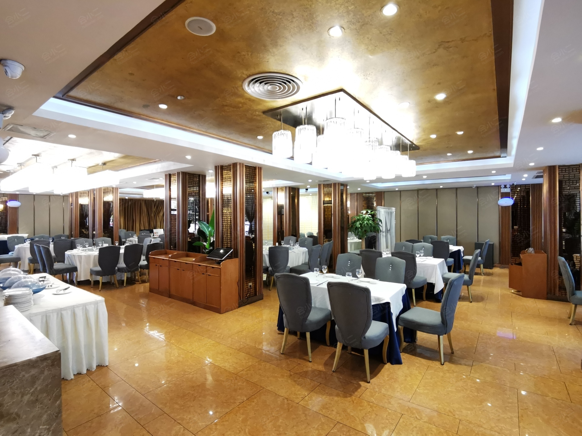 会议酒店 成都蓉城四季酒店查看相册鼎食餐厅 面积250m/席位120/位于1