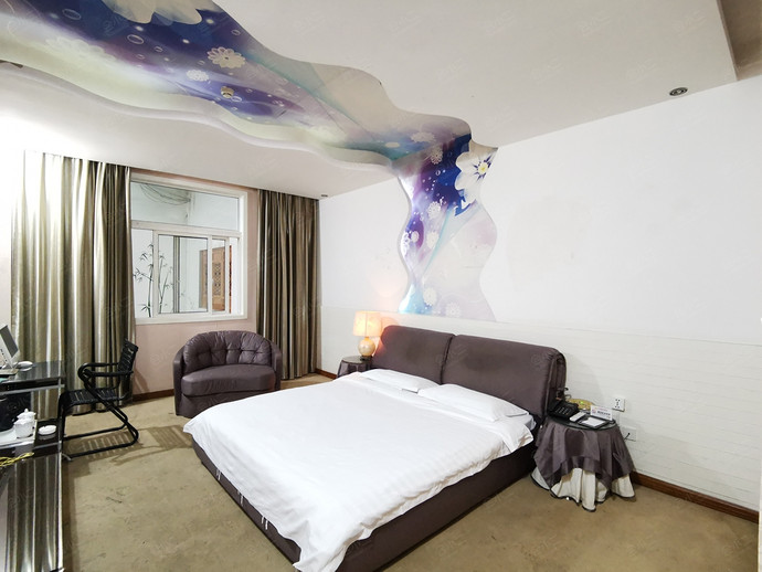 成都草堂名月酒店星空大床房