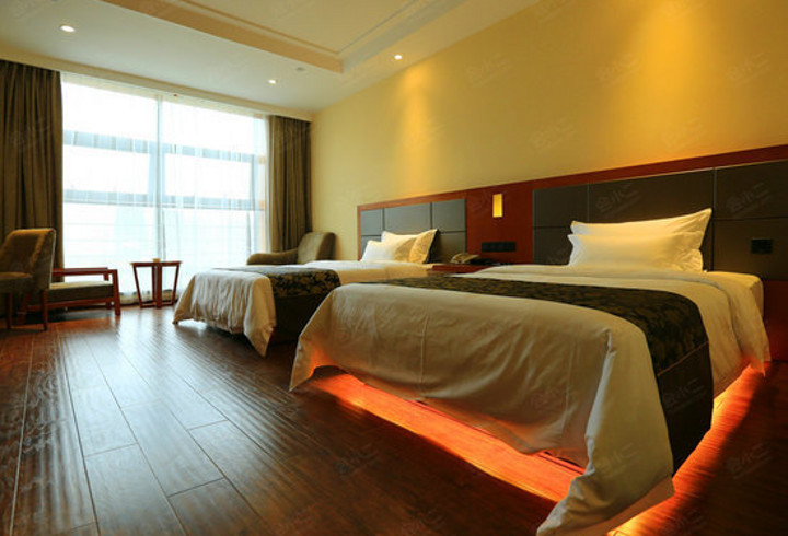 【彭水两江假日酒店】客房图片大全_客房图库-会小二